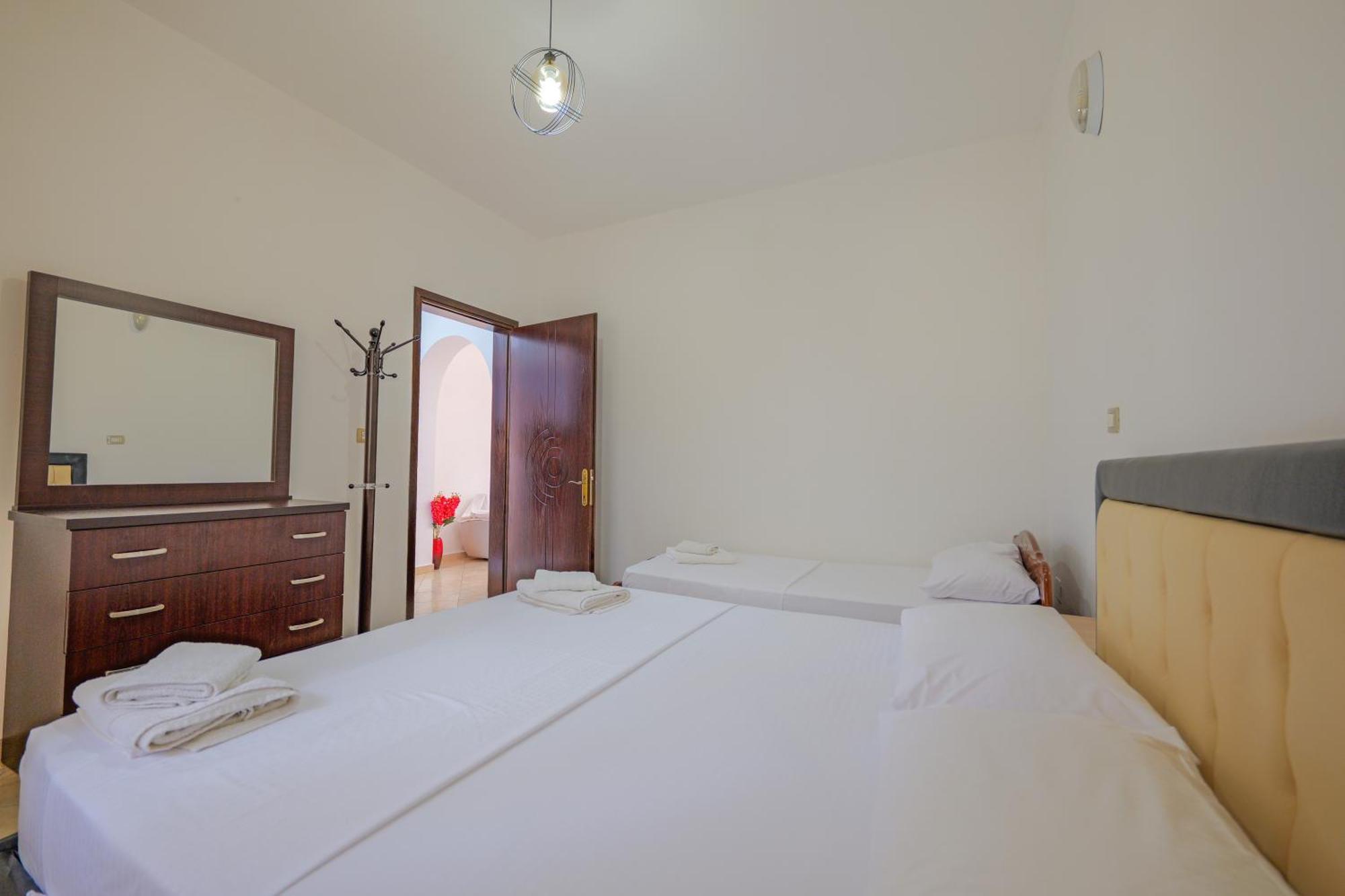 Brahimi Guest House Ksamil Exterior foto